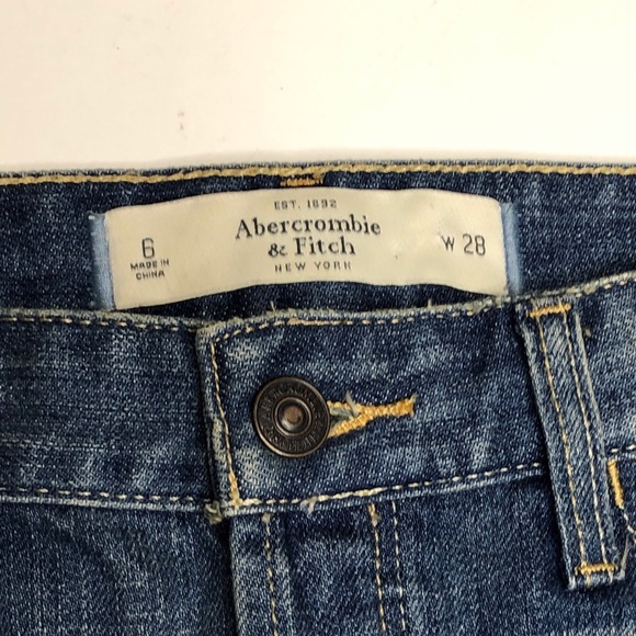 Abercrombie & Fitch Distressed Jean Skirt - size 6 - Picture 3 of 7